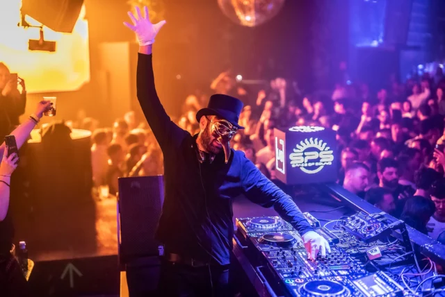 Qué noche la de ayer con CLAPTONE en Space Of Sound... Full House! para recibir a unos de los artistas más respetados y reconocidos del circuito internacional. 

Música, djs y público, ¡DE 10!
#SPS #SonidoSpace #DayAndNight #SpaceOfSound #LabTheCLUB #Claptone