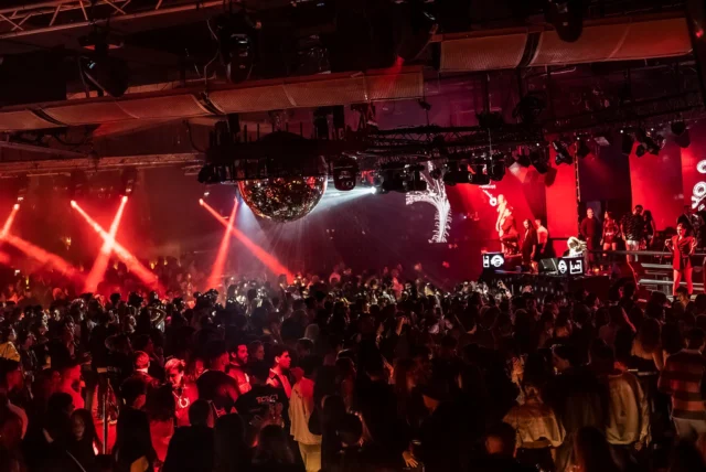 Anoche celebramos la tradicional cita con la moda en Space Of Sound. 
Madrid Fashion Week tuvo su fiesta en LAB theCLUB con unos padrinos de lujo: Acromatyx

El mundo de la moda se pasó por el evento y disfrutó de una fiesta que ya es cita obligada en la noche madrileña. 

#SPS #SonidoSpace #MadridFashionWeek #SpaceOfSound #LabTheCLUB